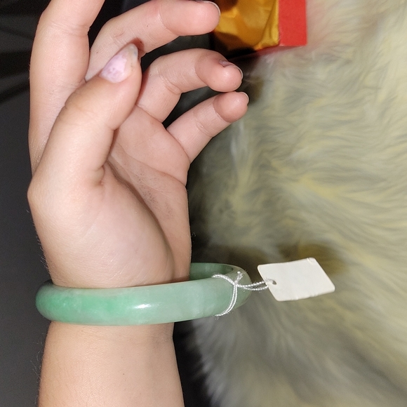 Jade Bangle - Picture 2 of 7